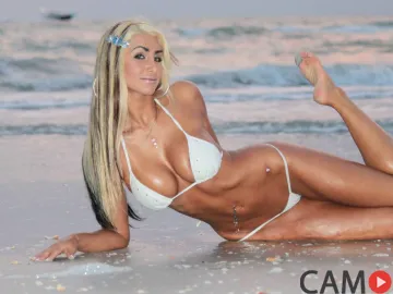 Adrianna-Fox&rsquo;s Flirt4Free Profile Image