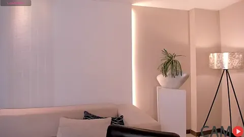 NiaSalvatore&rsquo;s Stripchat Profile Image