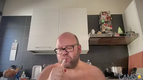 theitalianbear’s Stripchat Profile Image